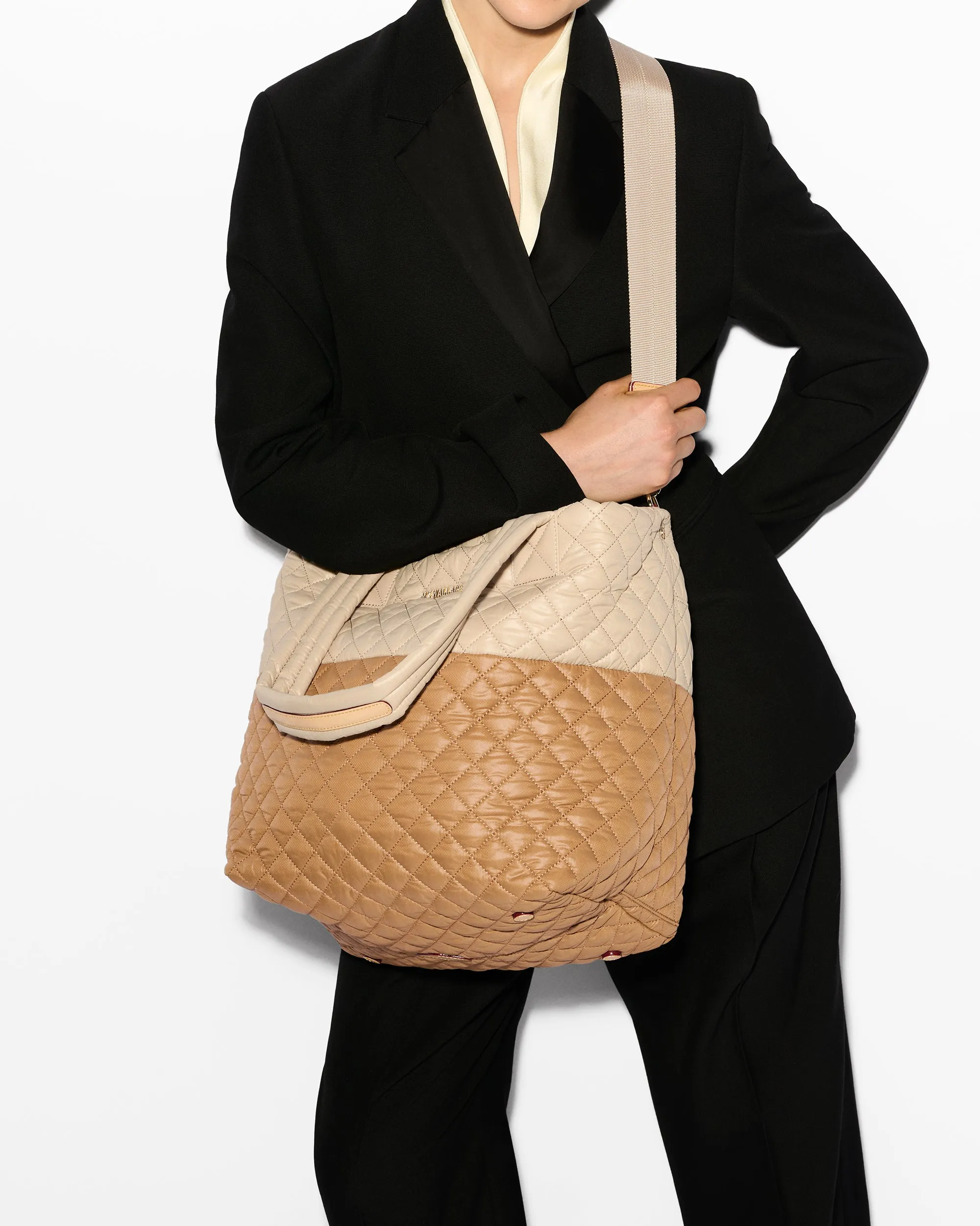 Buff/Caramel Medium Metro Tote Deluxe