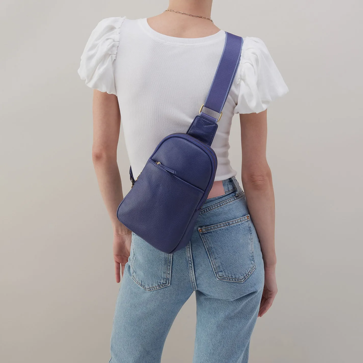 Cass Sling In Pebbled Leather - Dark Iris
