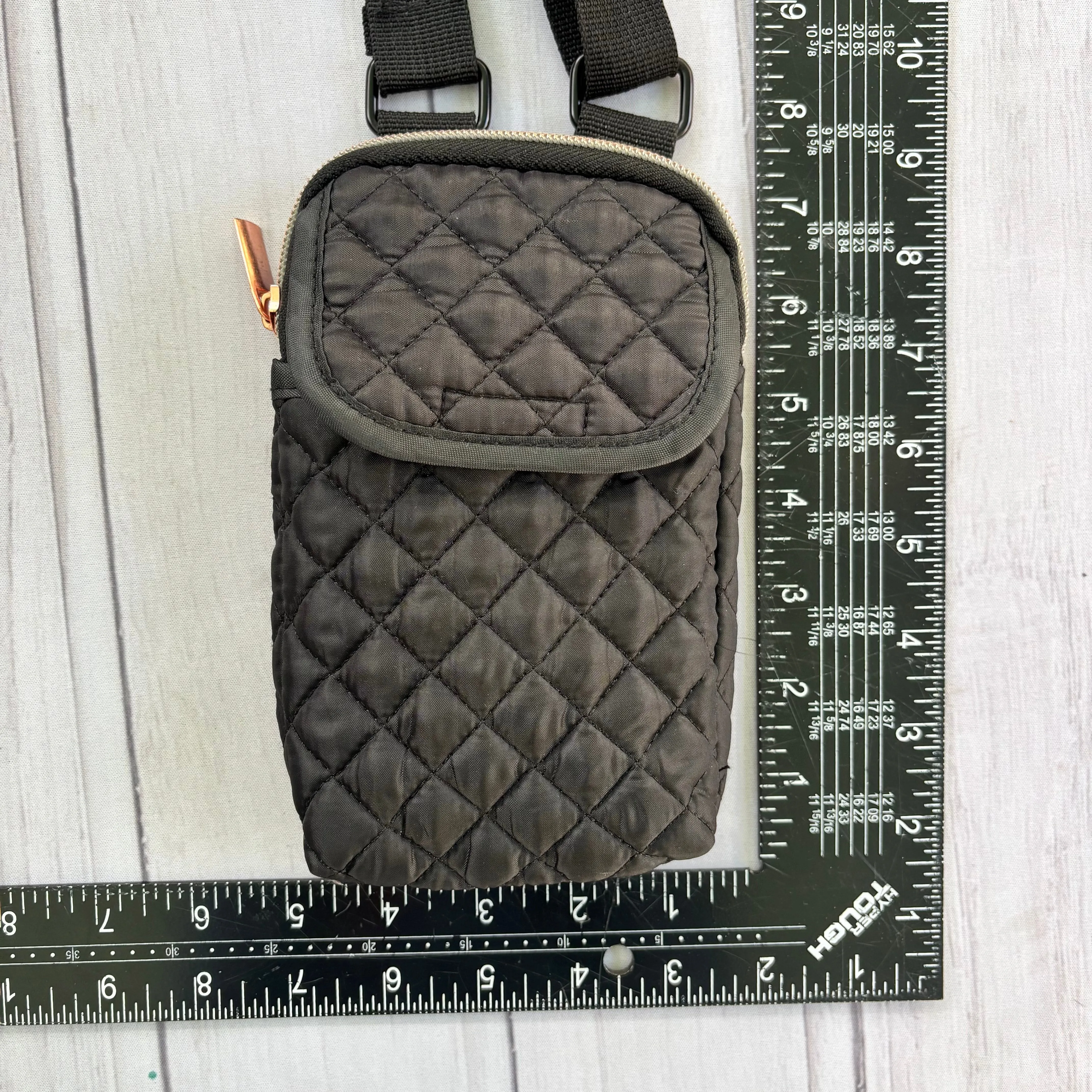 Crossbody by My Tag Alongs, Size: Small