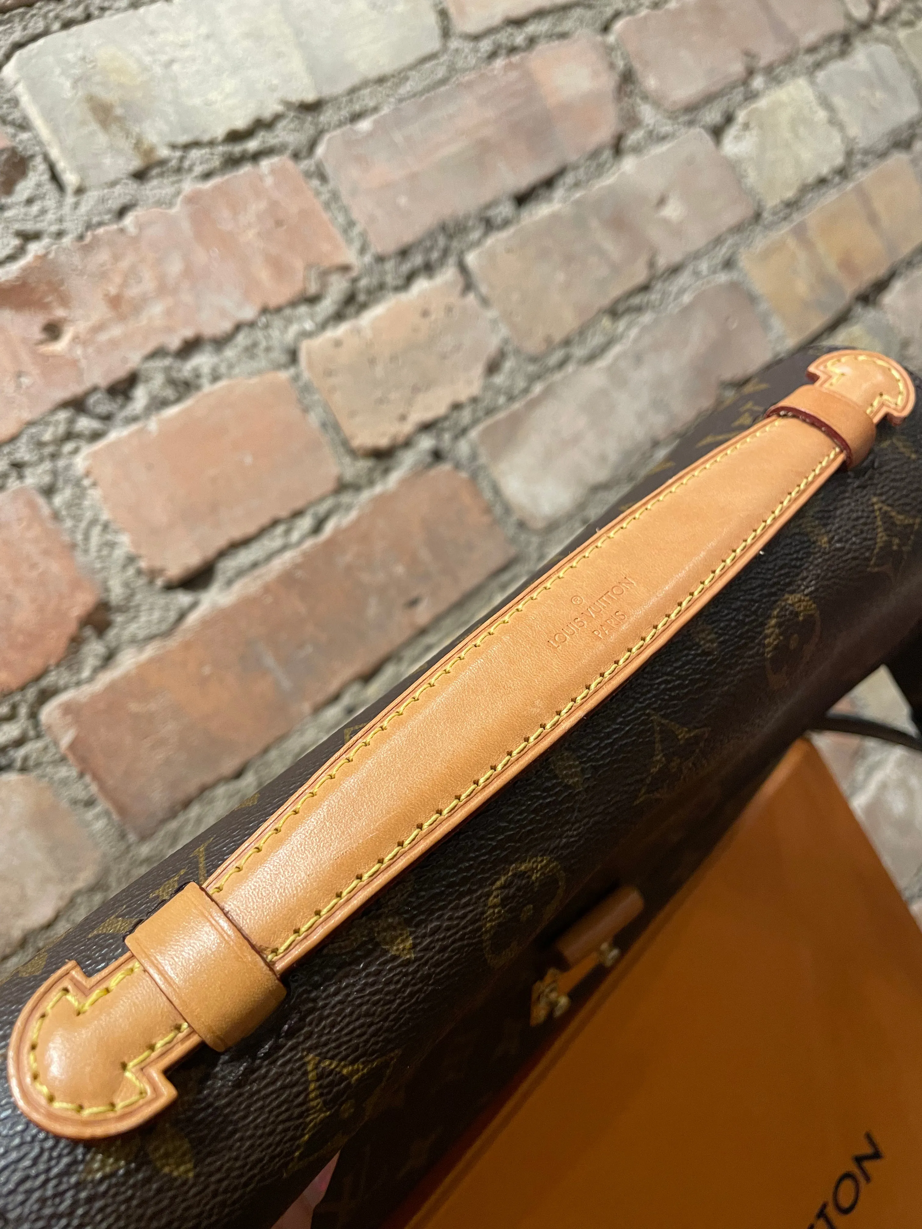 Louis Vuitton Monogram Canvas Pochette Metis