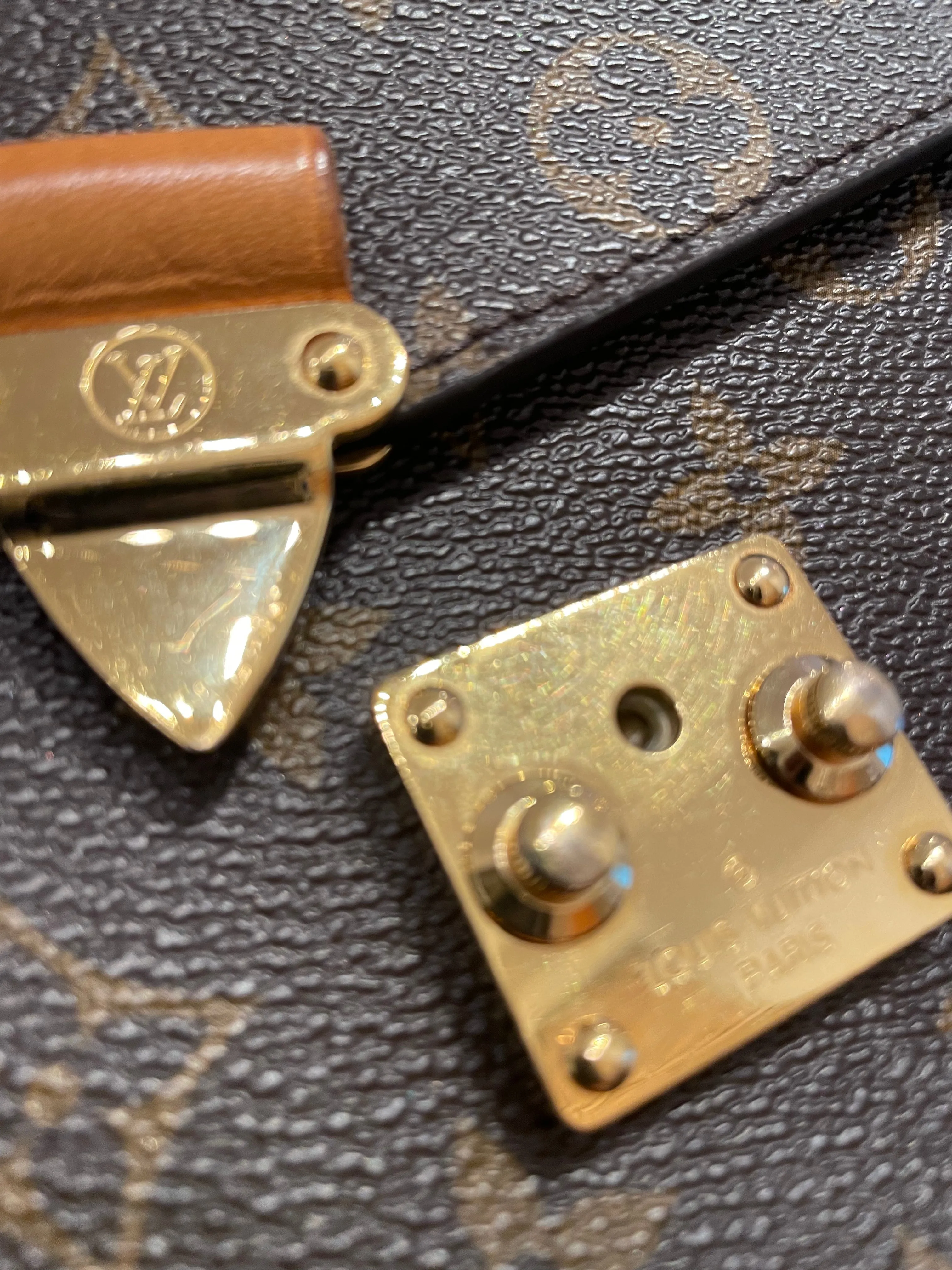 Louis Vuitton Monogram Canvas Pochette Metis