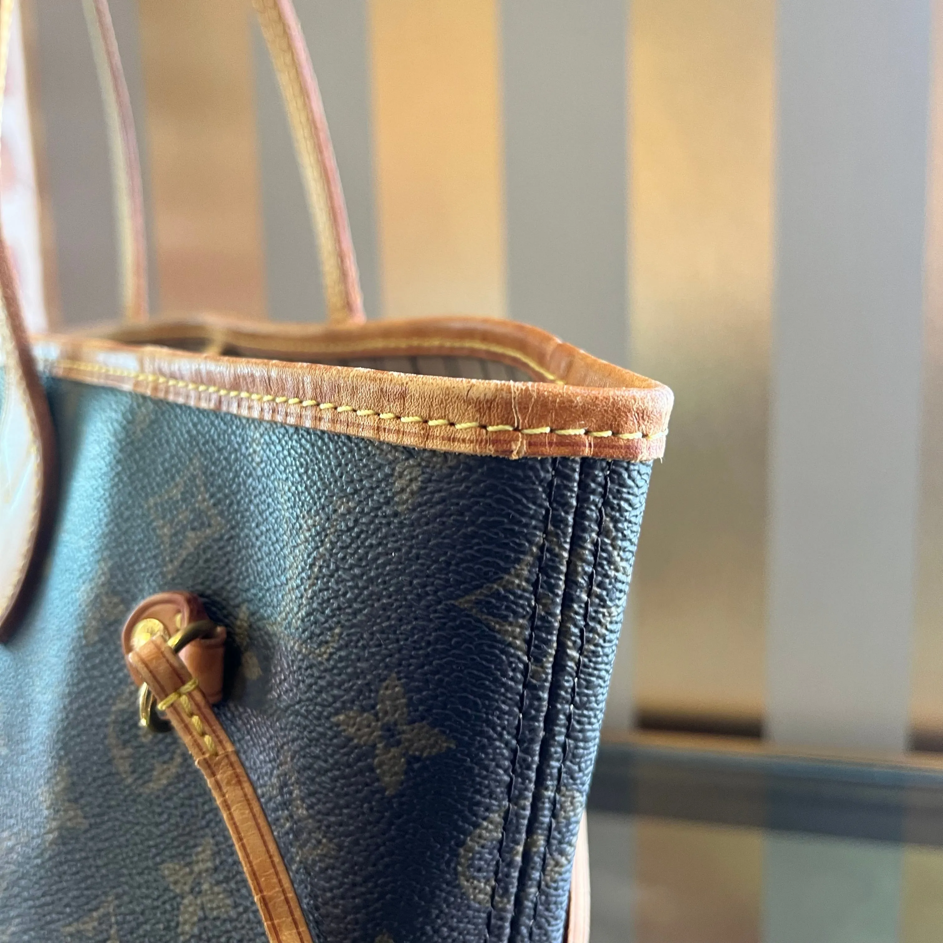 LOUIS VUITTON Neverfull MM Brown Monogram Canvas Tote Bag