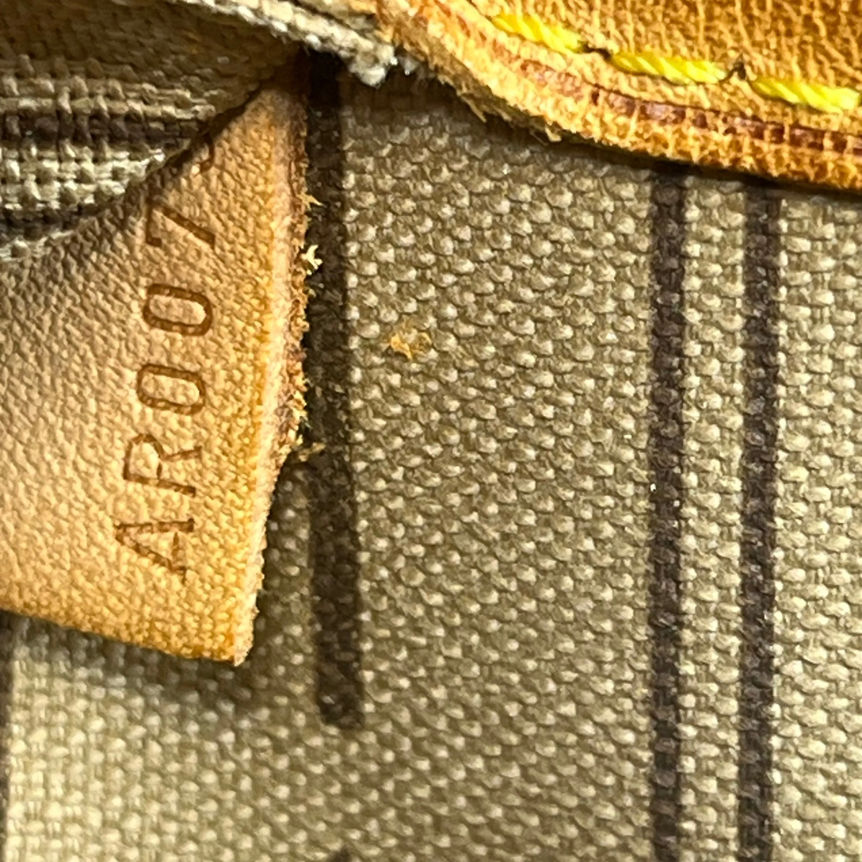 LOUIS VUITTON Neverfull MM Brown Monogram Canvas Tote Bag