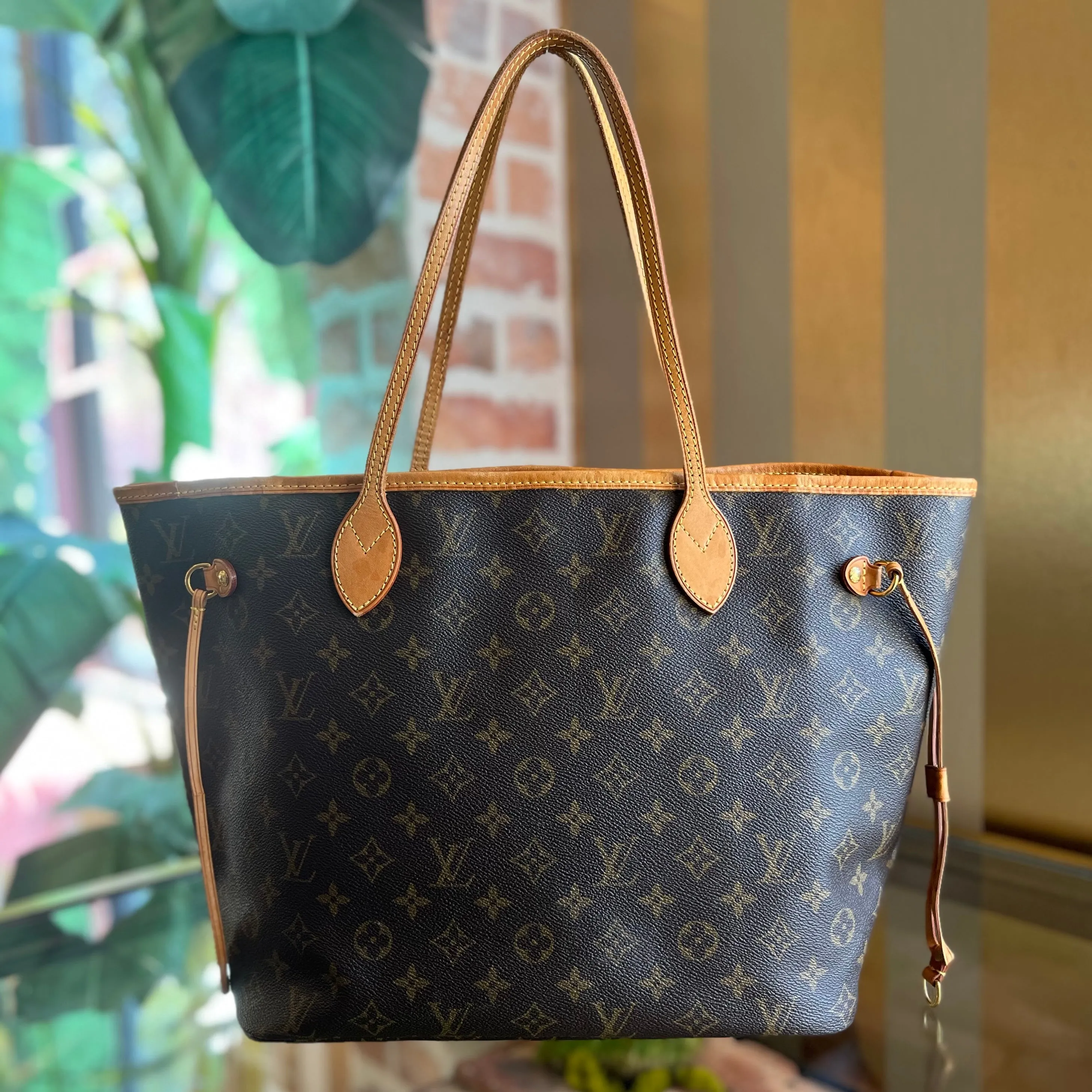 LOUIS VUITTON Neverfull MM Brown Monogram Canvas Tote Bag