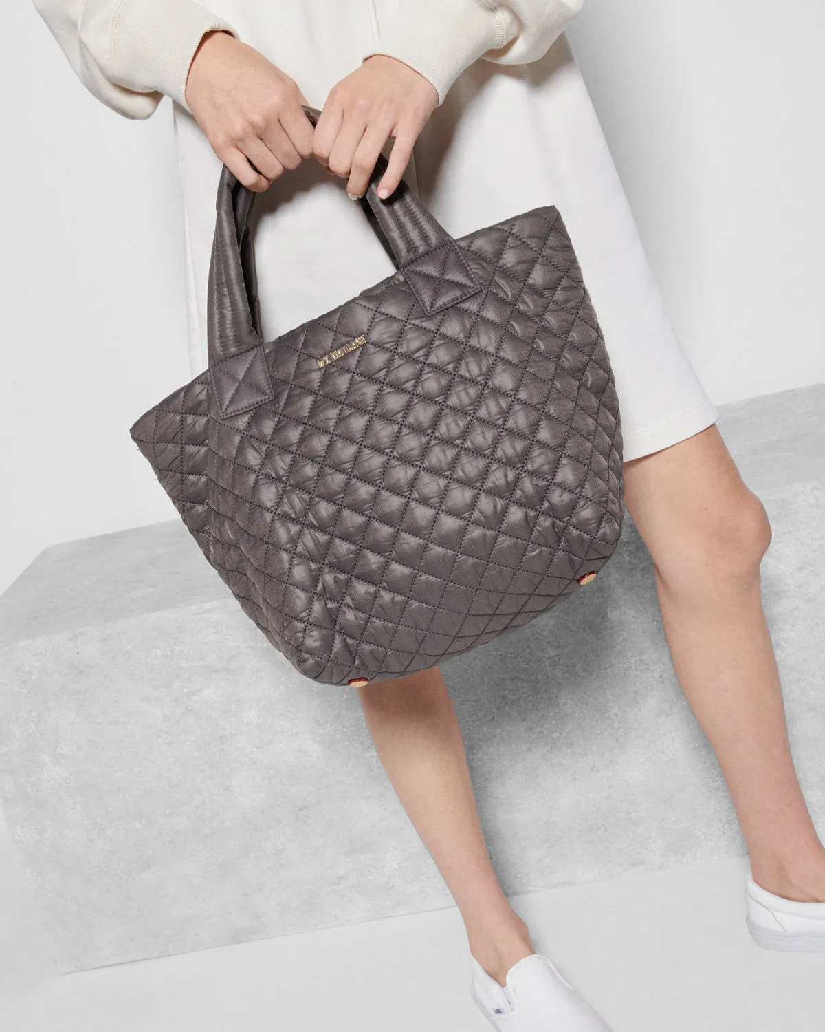 Magnet Small Metro Tote Deluxe